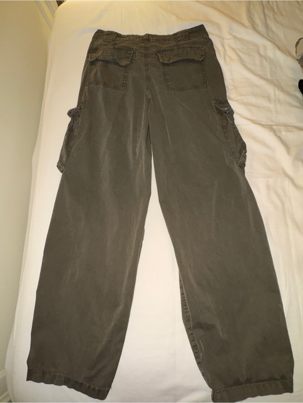 Garage Olive Green Men's Cargo Pants with Multiple Pockets - Picture 3 of 3